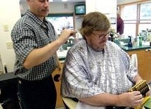 Michael Moore In Una Scena Di Bowling A Columbine 6056