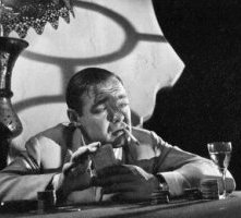 Peter Lorre in una scena di Casablanca