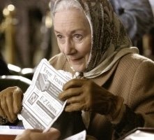 Rosemary Harris in una scena di Spider-Man 2