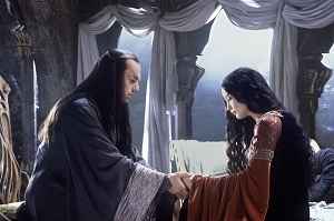 Liv Tyler E Hugo Weaving In Una Scena Di Il Signore Degli Anelli Il Ritorno Del Re 6173