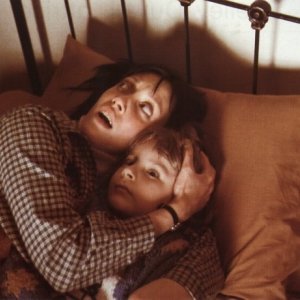 Shelley Duvall e Danny Lloyd in una scena di Shining