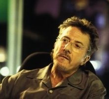 Dustin Hoffman in una scena di Confidence