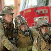 John Travolta, Kevin Chapman e Joaquin Phoenix in una scena di Squadra 49