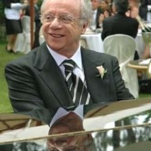 Johnny Dorelli in una scena di Ma quando arrivano le ragazze?