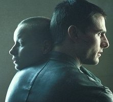 Tom Cruise e Samantha Morton in una sequenza di Minority Report