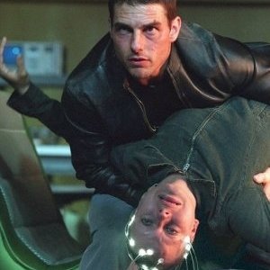 Tom Cruise e Samantha Morton in una scena di Minority Report