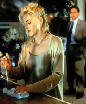 Sharon Stone in una scena di Basic Instinct
