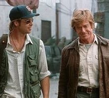 Brad Pitt e Robert Redford in una scena di Spy Game