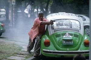 Denzel Washington in una scena di Man on fire