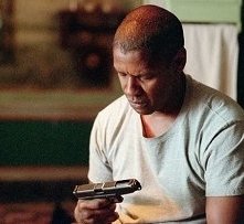 Denzel Washington in una scena di Man on fire