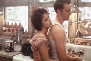 Edward Norton e Helena Bonham Carter in una scena di Fight club