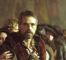 Jeremy Irons in una scena de Il Mercante di Venezia