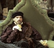 Jeremy Irons in una scena di Il Mercante di Venezia, nel 2004