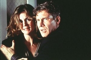 Margaret Colin e Harrison Ford in una scena di L'Ombra del diavolo