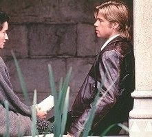 Natascha McElhone e Brad Pitt in una scena di L'Ombra del diavolo