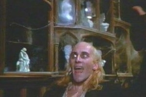 Richard O'Brien in una scena del musical The Rocky Horror Picture Show