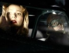 Gwyneth Paltrow con Jude Law in una scena di Sky Captain and the World of Tomorrow