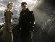 Gwyneth Paltrow e Jude Law in una scena di Sky Captain and the World of Tomorrow