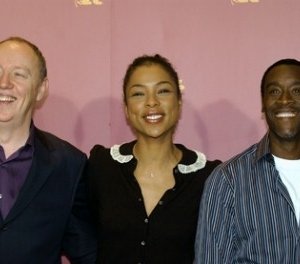 Terry George, Sophie Okonedo e Don Cheadle presentano Hotel Rwanda al pubblico della Berlinale
