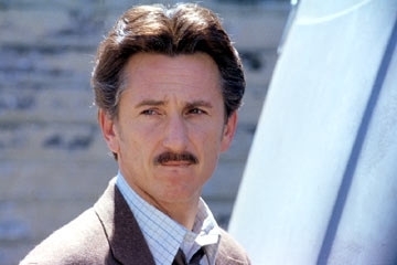 Sean Penn in una scena di The Assassination