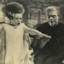 Elsa Lanchester e Boris Karloff in una scena di La moglie di Frankenstein