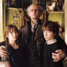 Emily Browning, Jim Carrey e Liam Aiken in una scena di Lemony Snicket - Una serie di sfortunati eventi