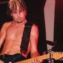 Corey Feldman suona nel gruppo rock Slick Shoes