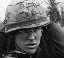 Matthew Modine in una scena di Full Metal Jacket