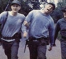 Matthew Modine, Vincent D'Onofrio e R. Lee Ermey in una scena di Full Metal Jacket