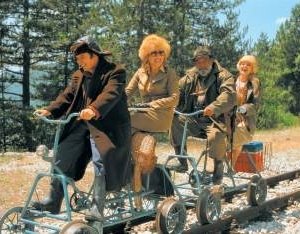 Una scena del film La vita è un miracolo