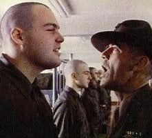 Vincent D'Onofrio e R. Lee Ermey in una scena di Full Metal Jacket