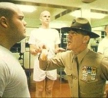 Vincent D'Onofrio e R. Lee Ermey in una scena di Full Metal Jacket