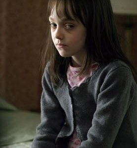 Dakota Fanning in una scena di Nascosto nel buio