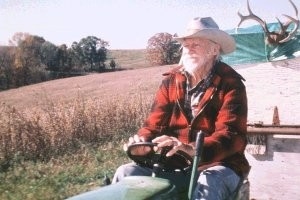 Richard Farnsworth in una scena di Una Storia Vera