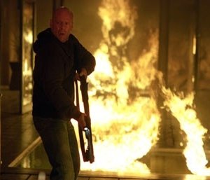 Bruce Willis in una scena di Hostage