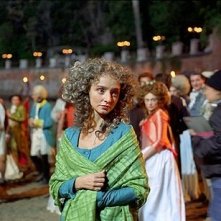 Maria De Medeiros in una scena de Il resto di Niente