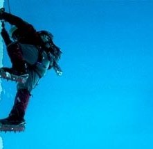 Nicholas Aaron in una scena di Touching the Void