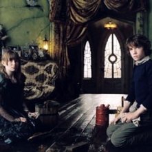 Emily Browning e Liam Aiken in una scena di Lemony Snicket - Una serie di sfortunati eventi