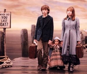 Emily Browning e Liam Aiken in una scena di Lemony Snicket - Una serie di sfortunati eventi