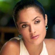 Salma Hayek in una scena di After the sunset