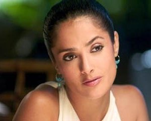 Salma Hayek in una scena di After the sunset