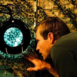 Aaron Eckhart in una scena di Suspect Zero (2004)