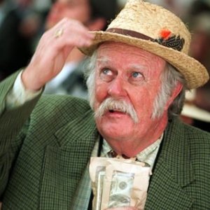 M. Emmet Walsh in una scena di Striscia, una zebra alla riscossa