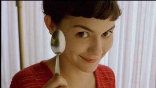 Audrey Tautou in una scena de Il favoloso mondo di Amelie