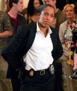 Regina King in una scena di Miss Congeniality 2: Armed and Fabulous