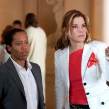 Sandra Bullock e Regina King in una scena di Miss Fbi: Infiltrata Speciale