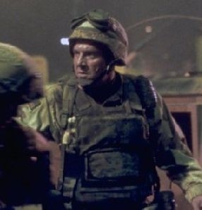 Tom Sizemore in Black Hawk Down