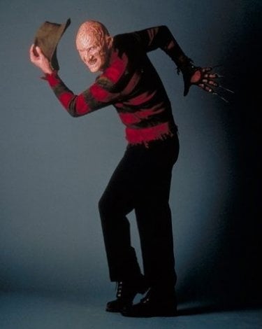 Robert Englund nei panni - ed artigli - di Freddy Krueger