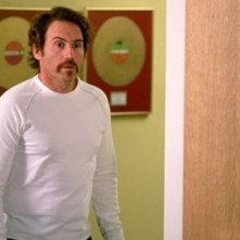 mike binder in una scena di Litigi d'amore