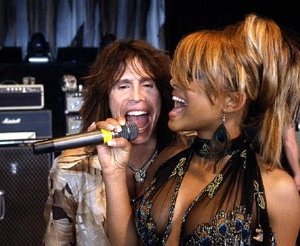 Steven Tyler e Christina Milian in una scena di Be Cool